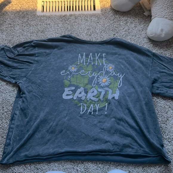 Blue ish grey Caution To The Wind graphic Tee. - Picture 2 of 2